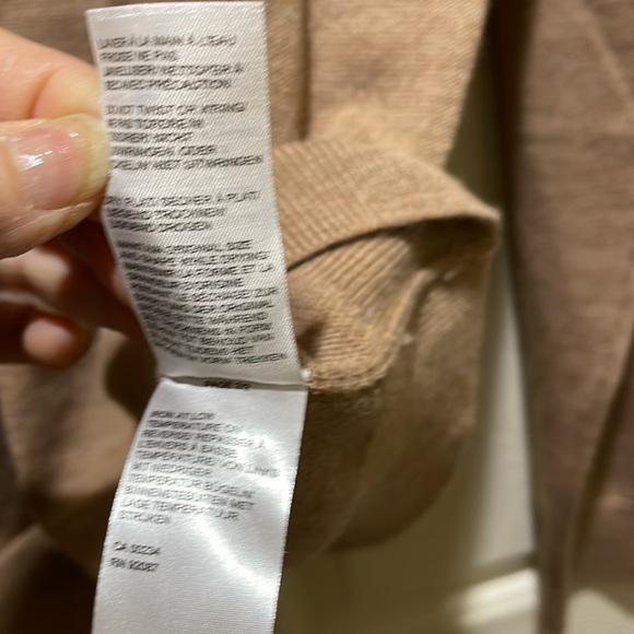 Saks Fifth Avenue tan sweater (sz XL) - Picture 7 of 10